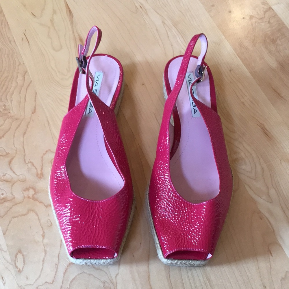 Via Spiga patent leather peep toe slingback sandals